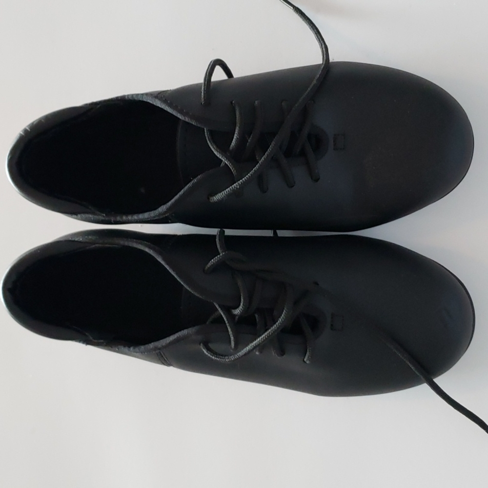 LACE-UP TAP SHOE